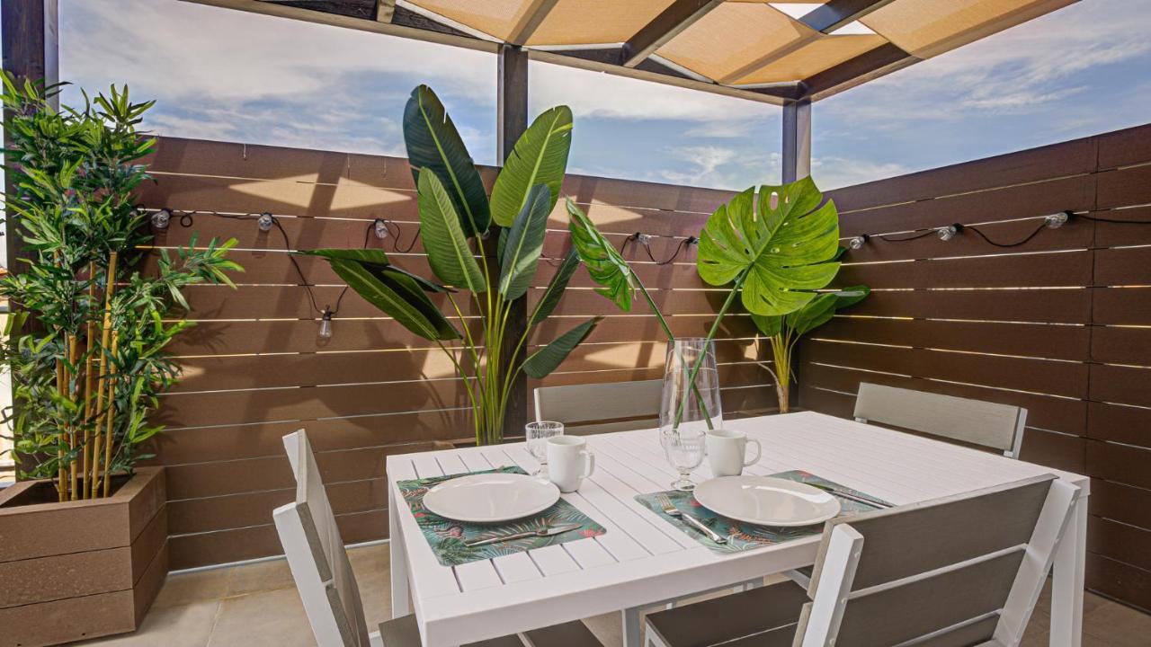 Oasis Apartments By Aloha Bay カレタ・デ・フステ エクステリア 写真