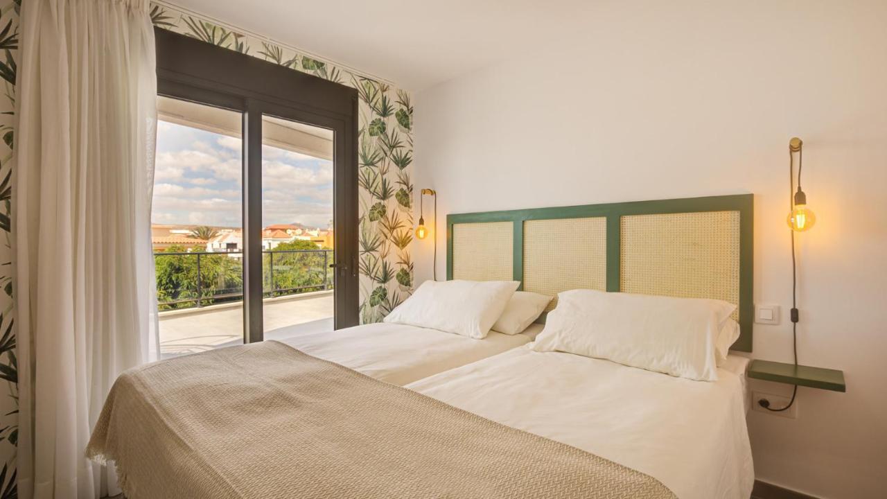Oasis Apartments By Aloha Bay カレタ・デ・フステ エクステリア 写真